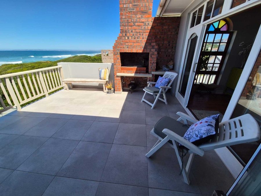 6 Bedroom Property for Sale in Outeniqua Strand Western Cape